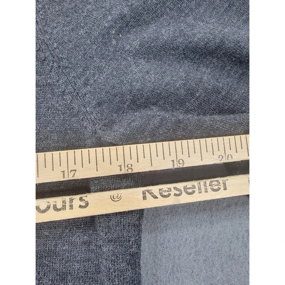 Uniqlo‎ Sweater Mens XL Gray Pure New Wool Crewneck Knit Pullover Lightweight - Picture 7 of 9